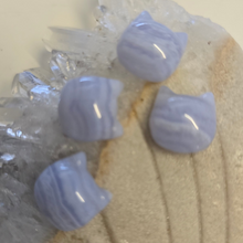 Load image into Gallery viewer, Blue Lace Agate Cat