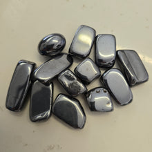 Load image into Gallery viewer, Hematite Tumbles