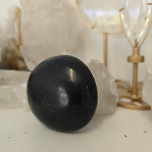Load image into Gallery viewer, Black Onyx Palmstone