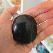 Load image into Gallery viewer, Black Onyx Palmstone