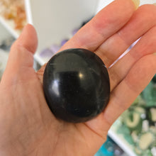 Load image into Gallery viewer, Black Onyx Palmstone