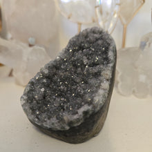 Load image into Gallery viewer, Green Amethyst Cutbase