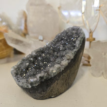 Load image into Gallery viewer, Green Amethyst Cutbase