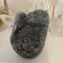 Load image into Gallery viewer, Green Amethyst Cutbase
