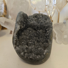 Load image into Gallery viewer, Green Amethyst Cutbase