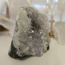 Load image into Gallery viewer, Amethyst Cutbase