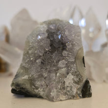 Load image into Gallery viewer, Amethyst Cutbase
