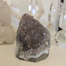 Load image into Gallery viewer, Amethyst Cutbase