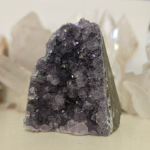Load image into Gallery viewer, Amethyst Cutbase