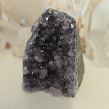 Load image into Gallery viewer, Amethyst Cutbase