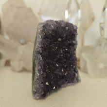 Load image into Gallery viewer, Amethyst Cutbase