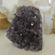 Load image into Gallery viewer, Amethyst Cutbase