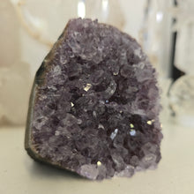 Load image into Gallery viewer, Amethyst Cutbase