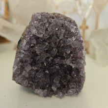 Load image into Gallery viewer, Amethyst Cutbase
