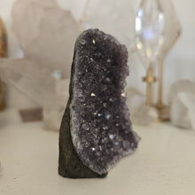 Load image into Gallery viewer, Amethyst Cutbase
