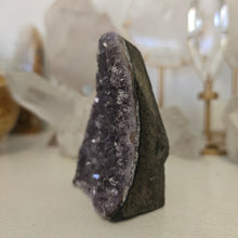 Load image into Gallery viewer, Amethyst Cutbase