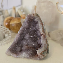 Load image into Gallery viewer, Amethyst Cutbase