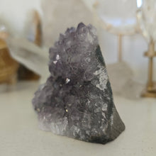 Load image into Gallery viewer, Amethyst Cutbase