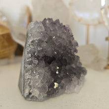 Load image into Gallery viewer, Amethyst Cutbase