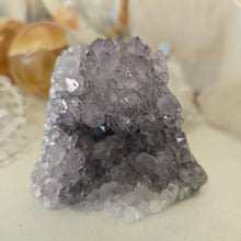 Load image into Gallery viewer, Amethyst Cutbase