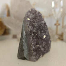 Load image into Gallery viewer, Amethyst Cutbase