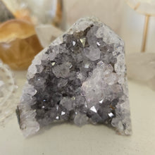 Load image into Gallery viewer, Amethyst Cutbase