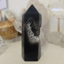 Load image into Gallery viewer, Druzy Agate Tower