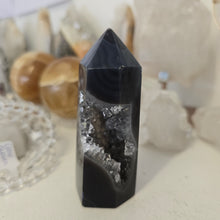 Load image into Gallery viewer, Druzy Agate Tower