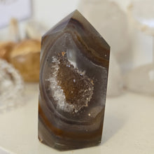 Load image into Gallery viewer, Druzy Agate Tower