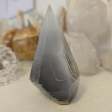 Load image into Gallery viewer, Druzy Agate Diamond