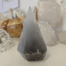 Load image into Gallery viewer, Druzy Agate Diamond
