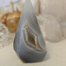 Load image into Gallery viewer, Druzy Agate Diamond