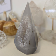 Load image into Gallery viewer, Druzy Agate Diamond