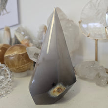 Load image into Gallery viewer, Druzy Agate Diamond