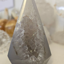 Load image into Gallery viewer, Druzy Agate Diamond