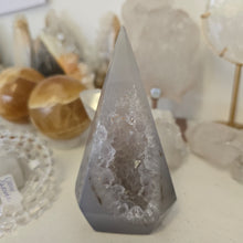 Load image into Gallery viewer, Druzy Agate Diamond