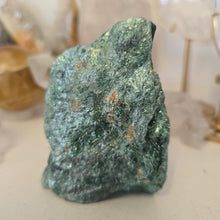 Load image into Gallery viewer, Fuchsite Raw Stone