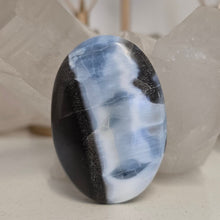 Load image into Gallery viewer, Owyhee Blue Opal Palmstone