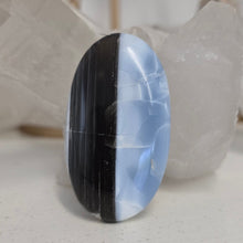 Load image into Gallery viewer, Owyhee Blue Opal Palmstone