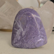 Load image into Gallery viewer, Lavender Jade Arch Palmstone