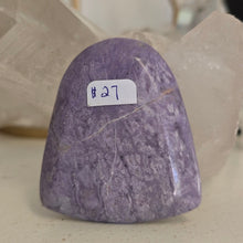 Load image into Gallery viewer, Lavender Jade Arch Palmstone
