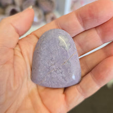 Load image into Gallery viewer, Lavender Jade Arch Palmstone