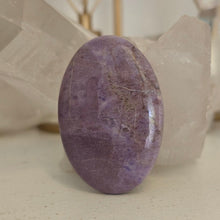 Load image into Gallery viewer, Lavender Jade Palmstone