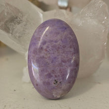 Load image into Gallery viewer, Lavender Jade Palmstone