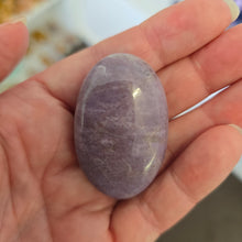 Load image into Gallery viewer, Lavender Jade Palmstone
