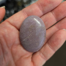 Load image into Gallery viewer, Lavender Jade Palmstone