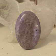 Load image into Gallery viewer, Lavender Jade Palmstone