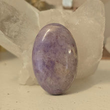 Load image into Gallery viewer, Lavender Jade Palmstone