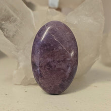 Load image into Gallery viewer, Lavender Jade Palmstone