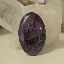 Load image into Gallery viewer, Lavender Jade Palmstone